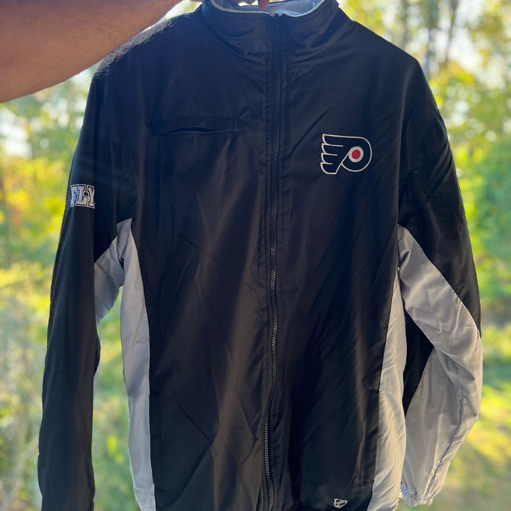 Youth (18/20) XL PHILADELPHIA FLYERS Black and Gray Jacket
